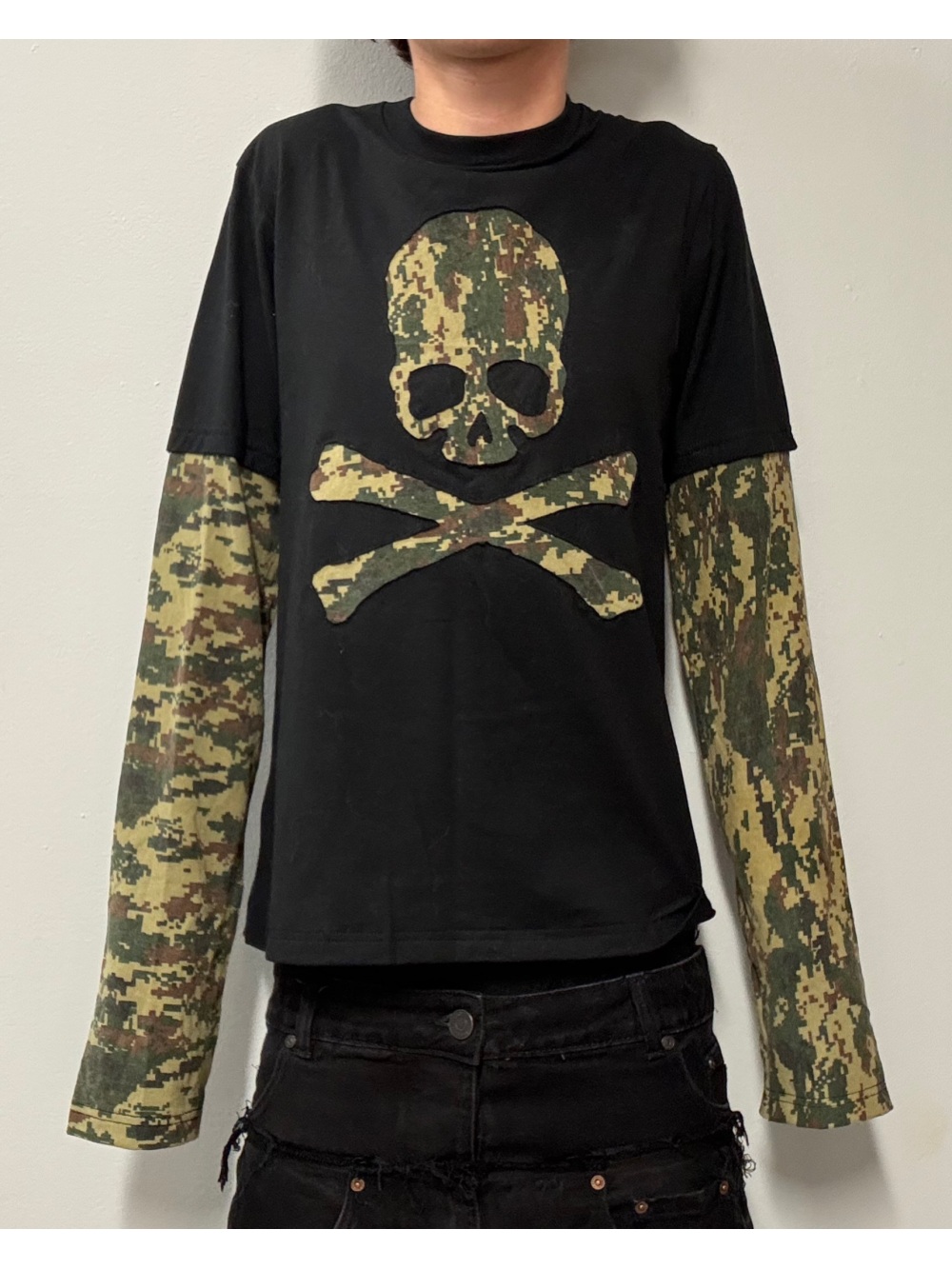 Men'S Fashion Trends - เสื้อแขนยาวลายพรางสไตล์อเมริกันเรโทรปี 2026 แบบสองชิ้นต่อผ้า ดีไซน์โครงกระดูก แนวพังก์ สตรีทแฟชั่น