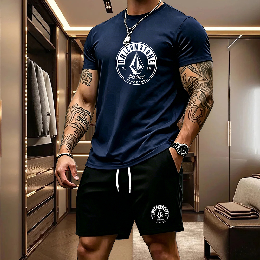 Mens Fashion Modern - ชุดกีฬาลำลองสำหรับผู้ชาย 2 ชิ้น เสื้อยืดแขนสั้นคลาสสิก+กางเกงขาสั้นมีกระเป๋าแบบมีเชือกผูก ชุดสตรีทสเก็ตบอร์ดสำหรับกิจกรรมกลางแจ้ง
